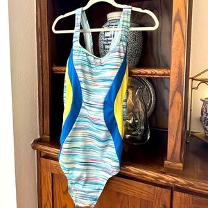 Lands End size 12 chlorine resistant one piece swimsuit New!
